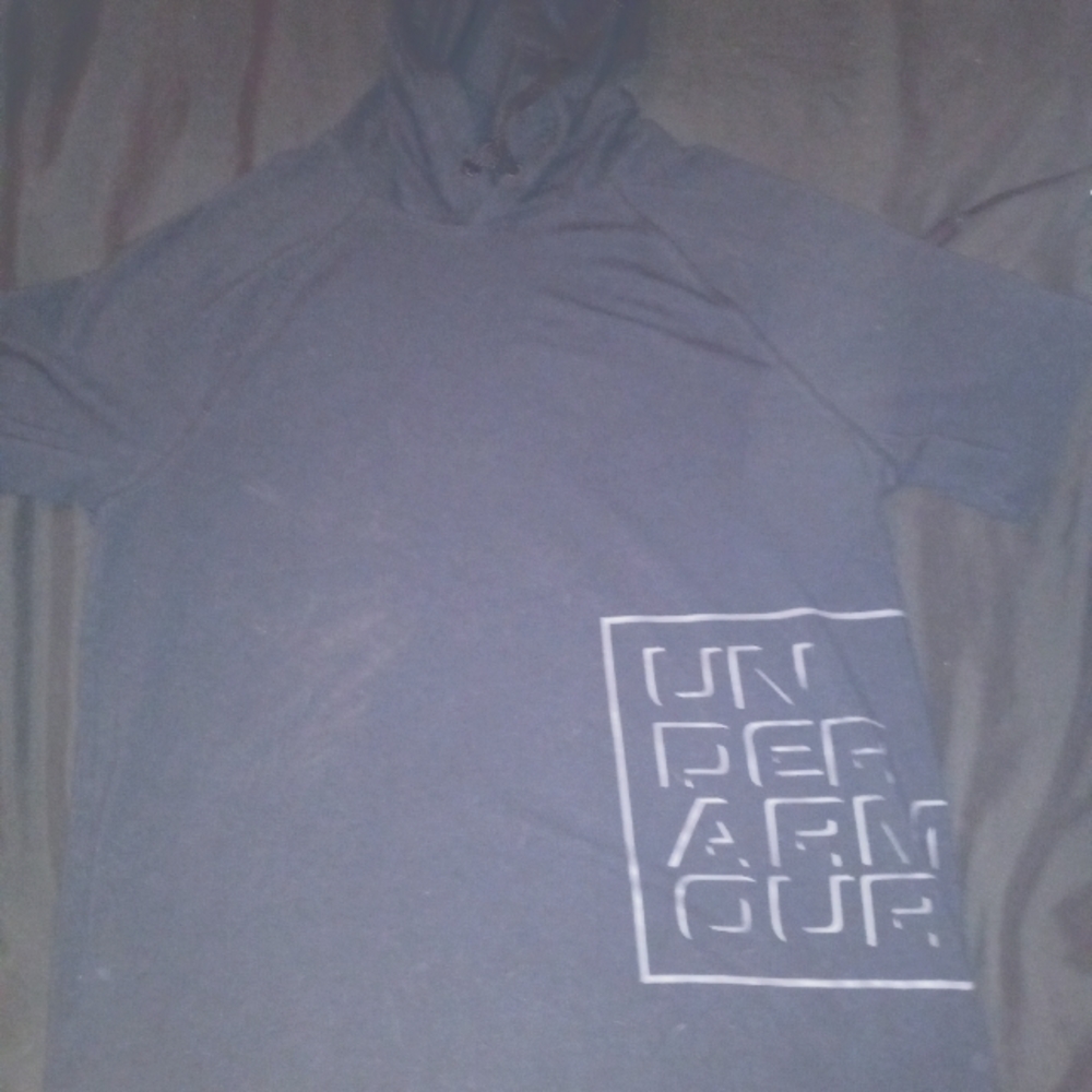 Under Armour  Nike bundle size medium